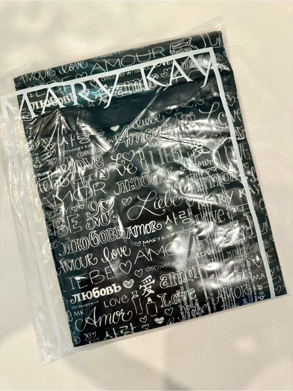NEW Mary Kay Travel Roll-Up Makeup Bag discontinued design “Love Amor Amour”